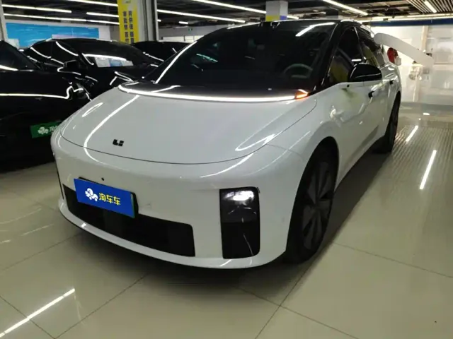 Фотография автомобиля — Li Auto i6