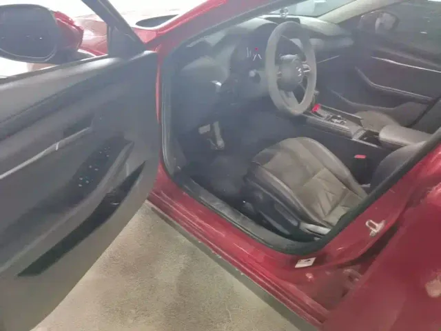 Mazda Axela — Фото автомобиля 15