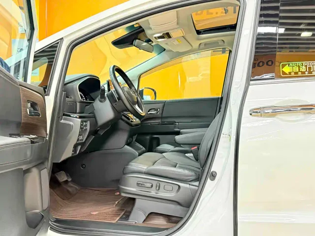 Honda Odyssey — Фото автомобиля 9