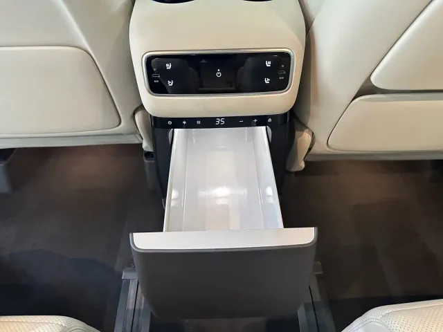 Li Auto MEGA — Фото автомобиля 19