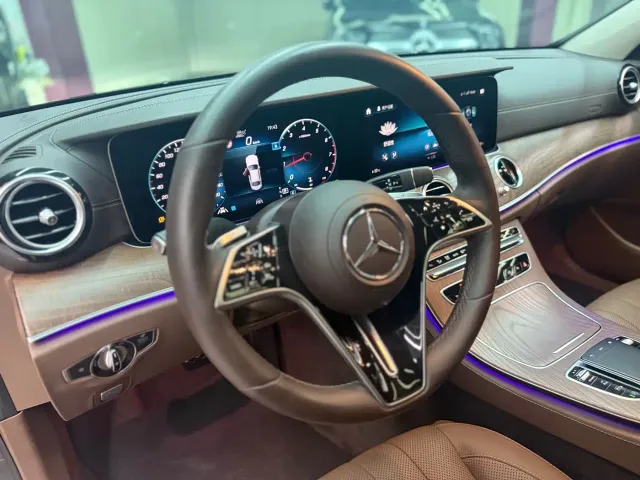 Mercedes-Benz E-Class — Фото автомобиля 10