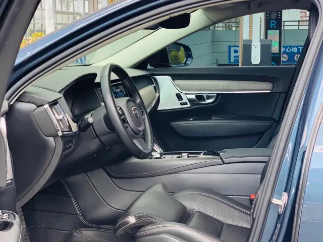 Volvo S90 — Фото автомобиля 13
