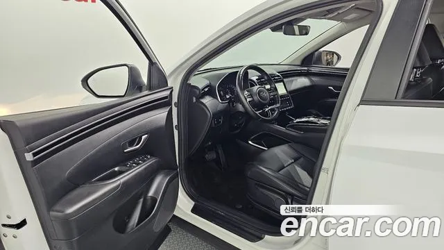Hyundai Tucson Tucson (NX4) Бензин 1.6 турбо 2WD — Фото автомобиля 26