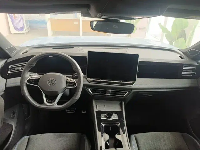 Volkswagen Tiguan L — Фото автомобиля 12