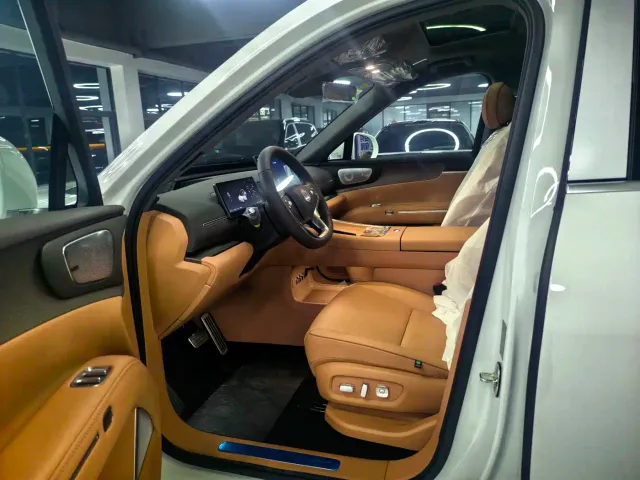 Leapmotor D Series — Фото автомобиля 13
