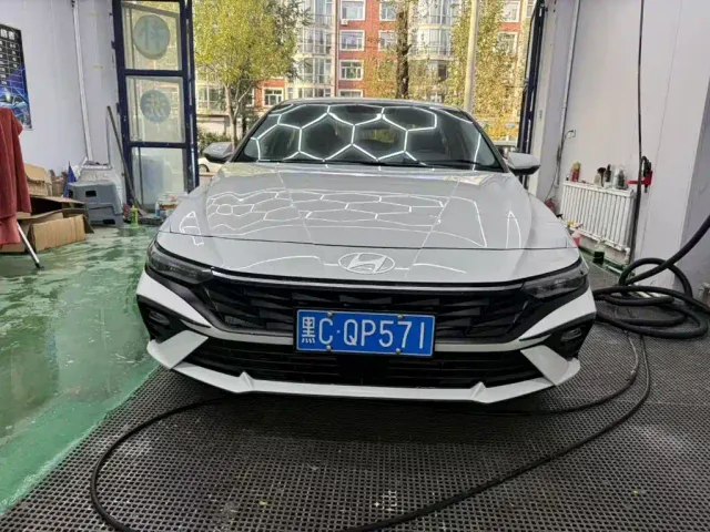 Hyundai Elantra — Фото автомобиля 2
