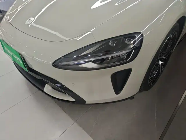 Xiaomi SU7 — Фото автомобиля 23