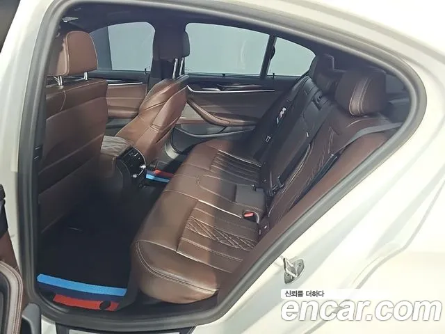 BMW 5 Series G30 — Фото автомобиля 12