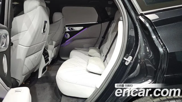 BMW XM — Фото автомобиля 21