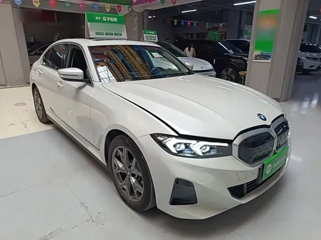 BMW i3 — Фото автомобиля 3