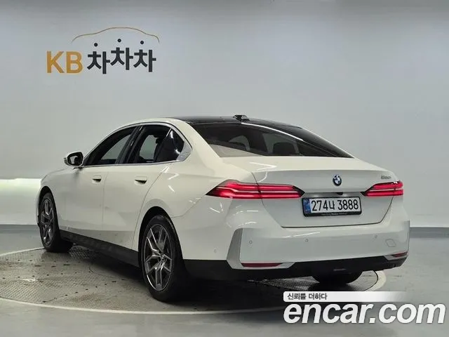 BMW 5-Series — Фото автомобиля 4