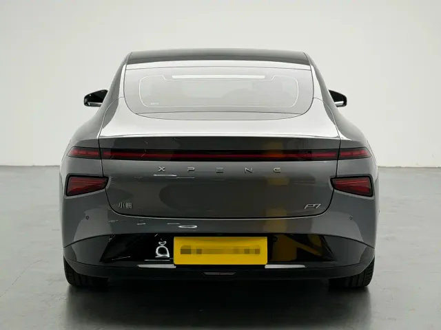 Xpeng P7 — Фото автомобиля 5