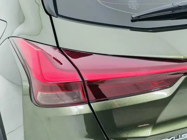 Lexus UX — Фото автомобиля 15