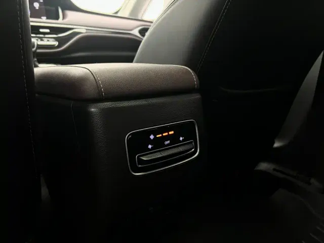 GAC Trumpchi M6 — Фото автомобиля 18