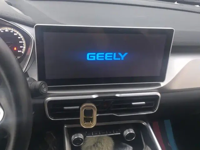 Geely Binyue — Фото автомобиля 13