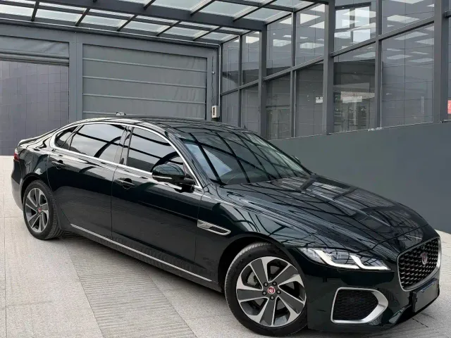 Jaguar XFL — Фото автомобиля 11