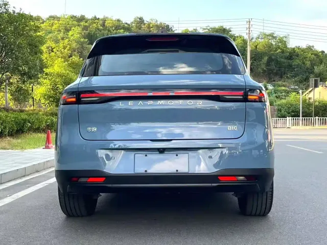 Leapmotor B10 — Фото автомобиля 8