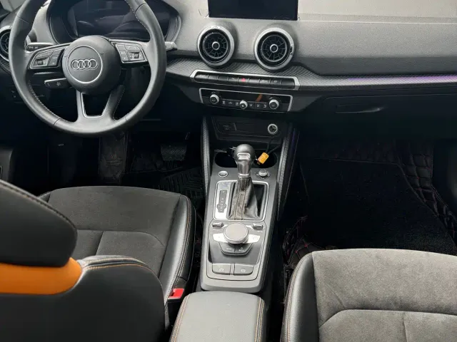 Audi Q2L e-tron — Фото автомобиля 12