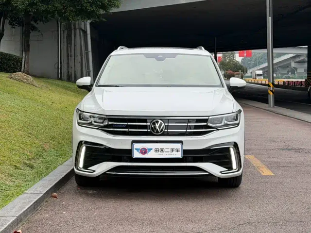 Volkswagen Tiguan L PHEV — Фото автомобиля 2