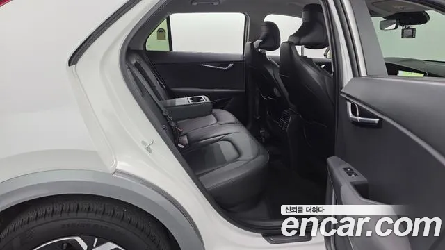 Kia Niro — Фото автомобиля 17