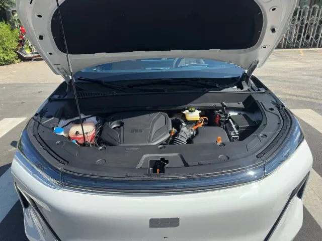 Geely Galaxy Starship 7 EM-i — Фото автомобиля 27