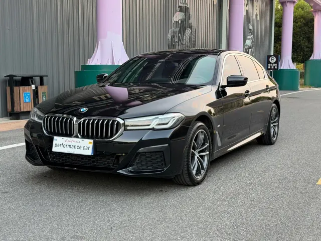 Фотография автомобиля — BMW 5 Series