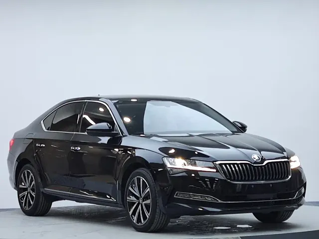 Skoda Superb — Фото автомобиля 4