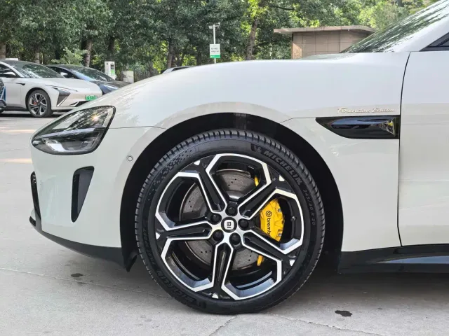 Xiaomi SU7 — Фото автомобиля 4