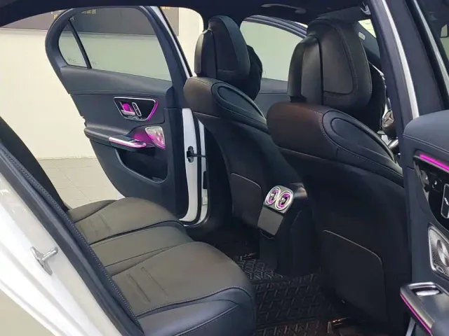 Mercedes-Benz C-Class — Фото автомобиля 12