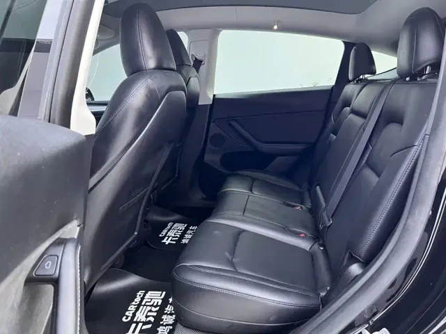 Tesla Model Y — Фото автомобиля 16