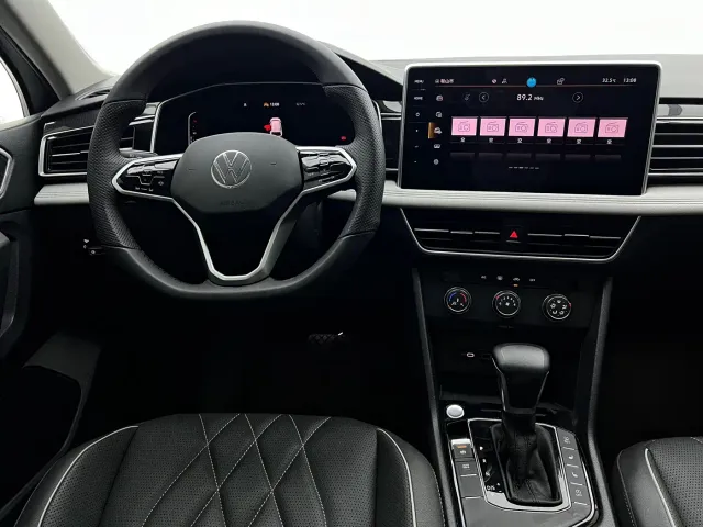 Volkswagen Tiguan L — Фото автомобиля 14