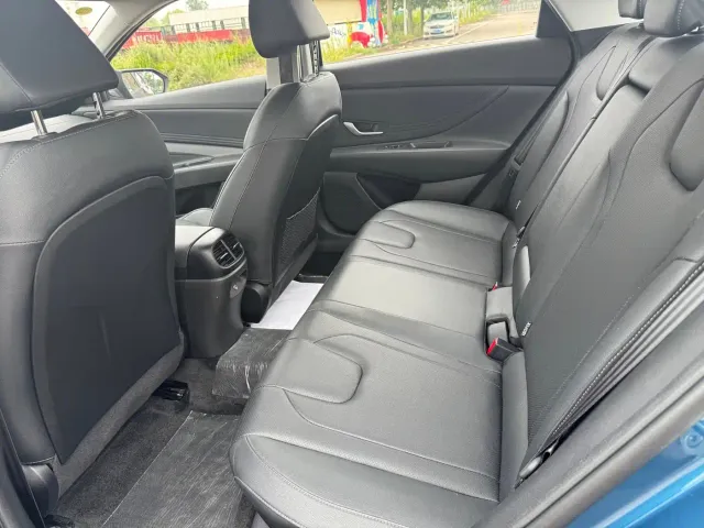 Hyundai Elantra — Фото автомобиля 8