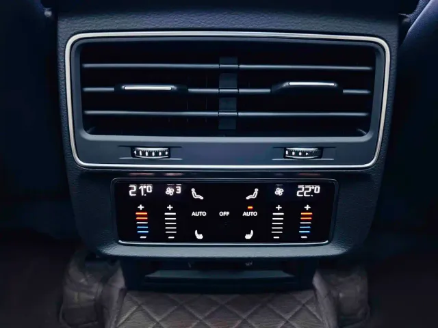 Audi Q7 — Фото автомобиля 12