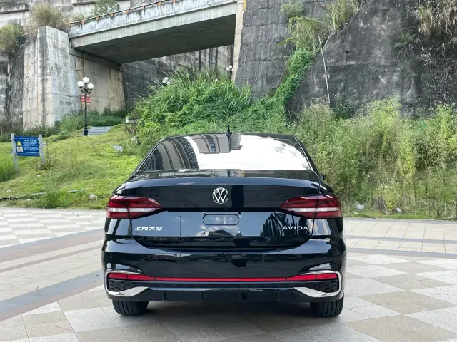 Volkswagen Lavida — Фото автомобиля 13