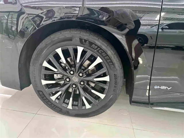 Toyota Vellfire — Фото автомобиля 13