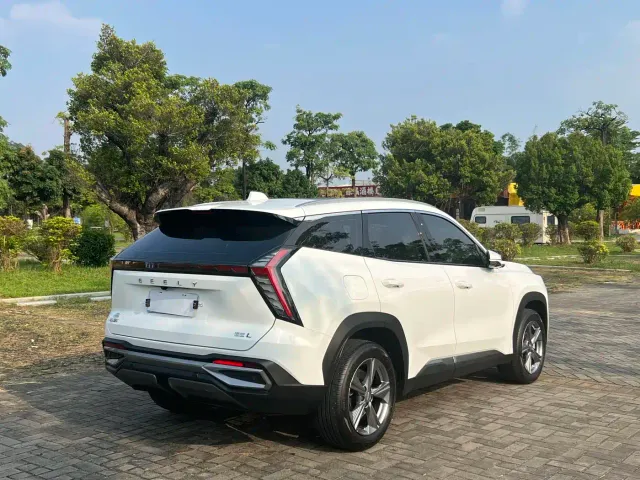 Geely Boyue L — Фото автомобиля 12
