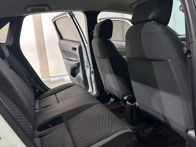 Honda Fit — Фото автомобиля 10