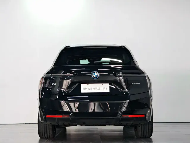 BMW iX — Фото автомобиля 5