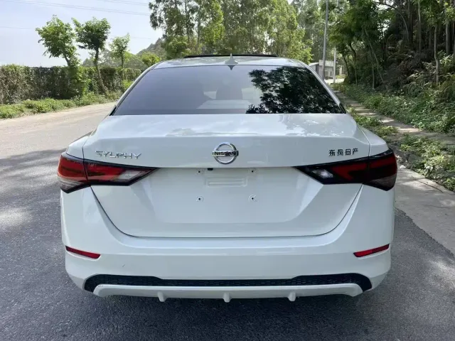 Nissan Sylphy — Фото автомобиля 5