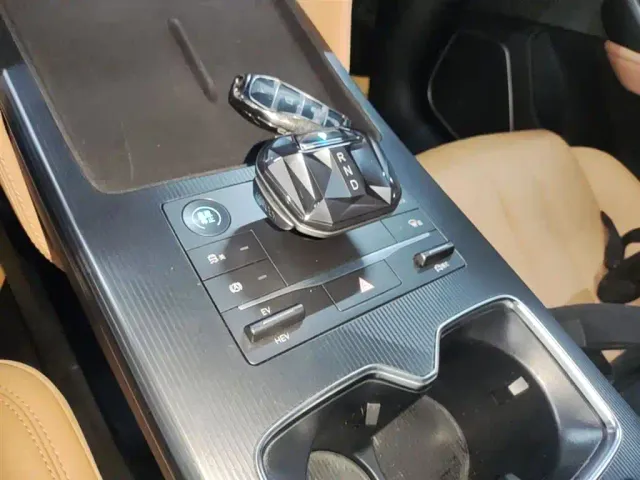 BYD Song L DM-i — Фото автомобиля 13