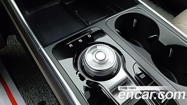 Kia Carnival Generation 4 — Фото автомобиля 16