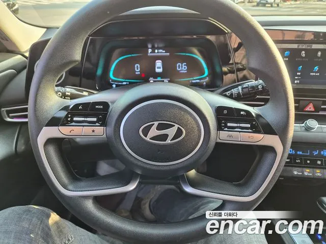 Hyundai Avante CN7 — Фото автомобиля 10