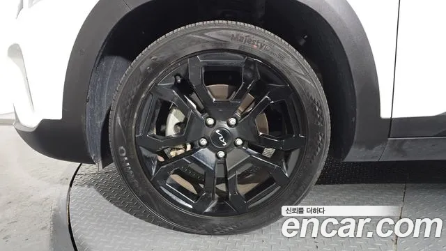 Kia Seltos Бензин 1.6 турбо 2WD — Фото автомобиля 5