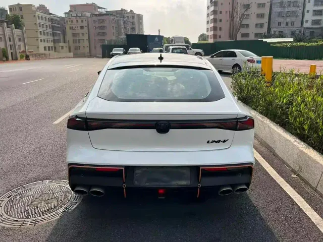 Changan UNI-V — Фото автомобиля 5