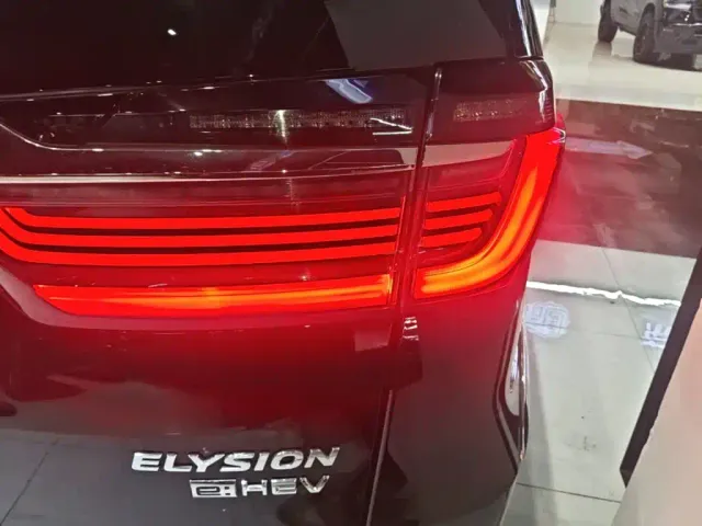 Honda Elysion — Фото автомобиля 7