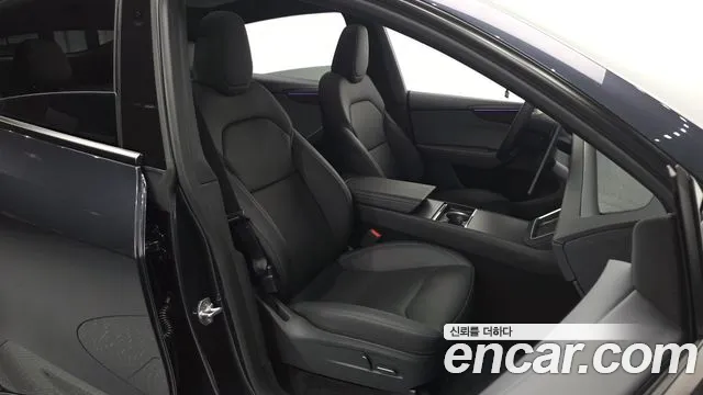 Tesla Model Y — Фото автомобиля 16