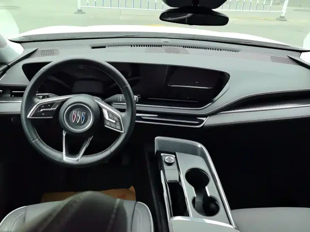 Buick E5 — Фото автомобиля 12