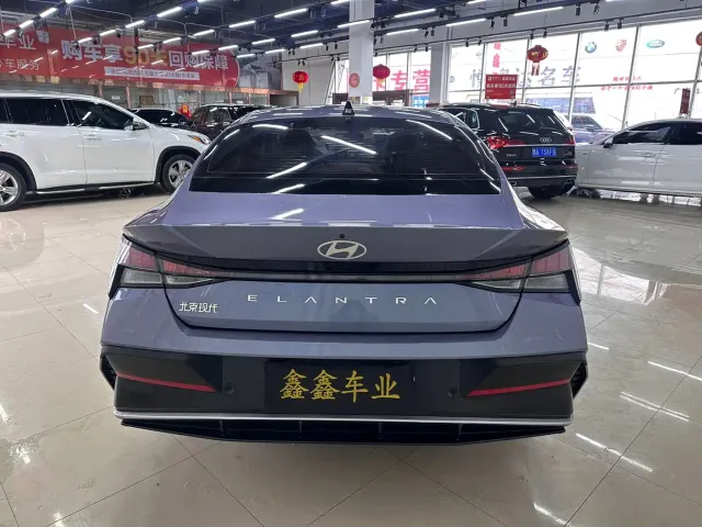 Hyundai Elantra — Фото автомобиля 4