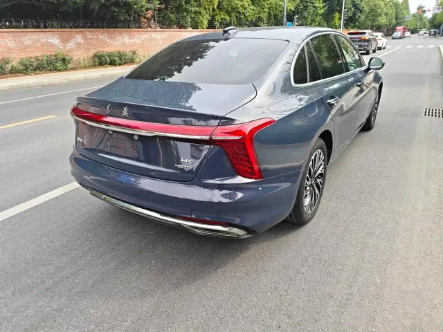 Hongqi H5 — Фото автомобиля 11