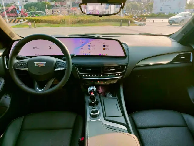 Cadillac CT5 — Фото автомобиля 28